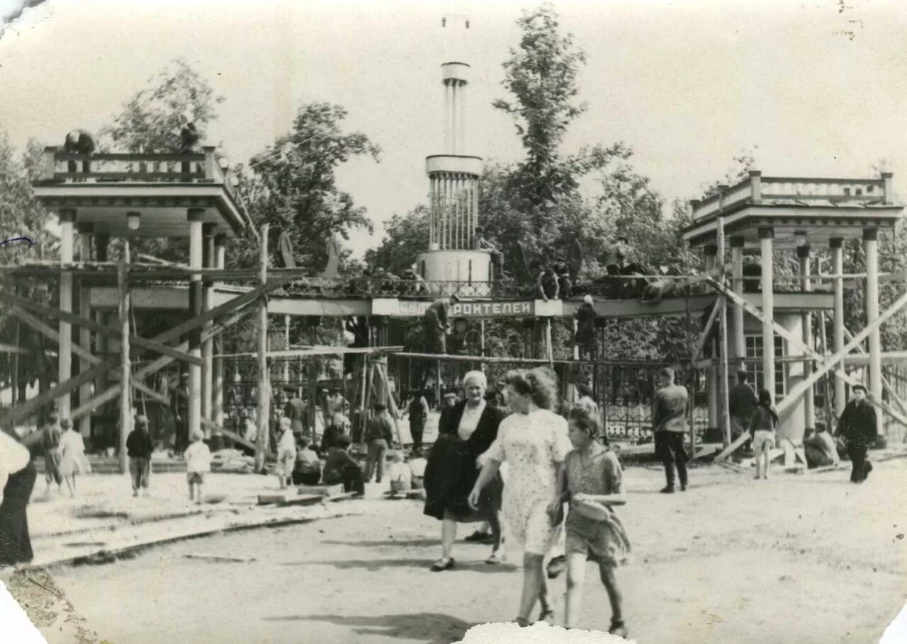 Александровский загородный сад Тюмень. Старый Горсад Тюмень. Старый гор сал в Тюмени. Александровский сад Тюмень.