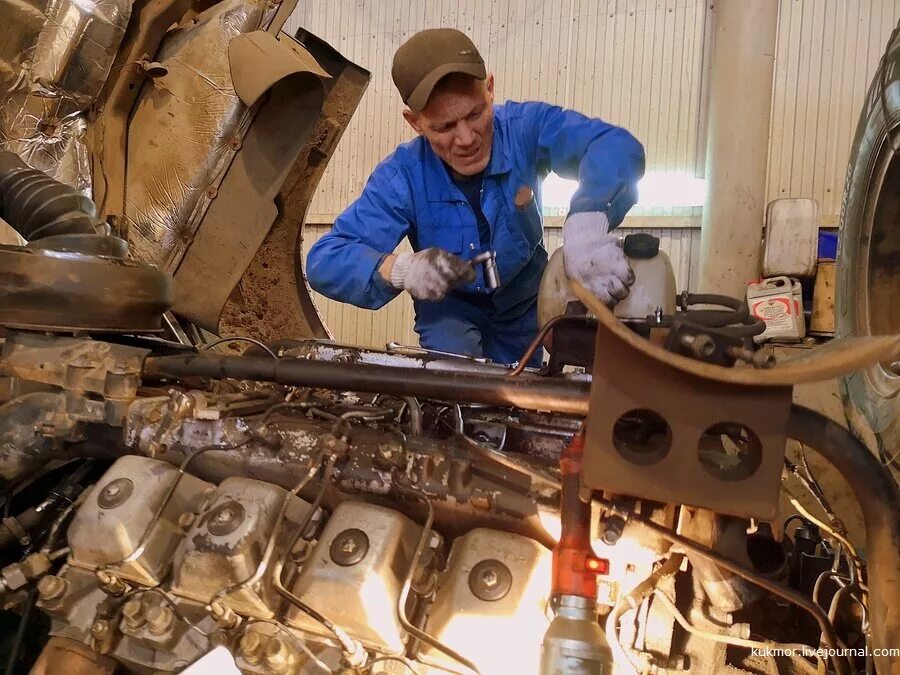 Ремонт двигателей грузовых автомобилей. КАМАЗ remont. Капитальный ремонт двигателя КАМАЗ. Ремонтирует КАМАЗ. Техобслуживание КАМАЗ.