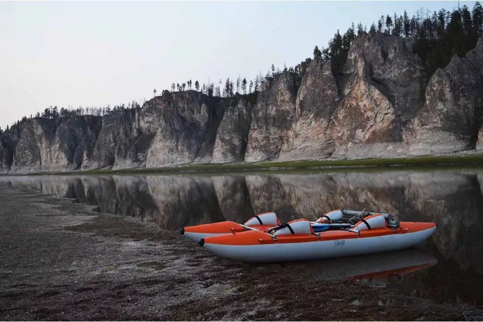 Катамаран вольный ветер валдай 6. Катамаран сплавной. Катамаран таймыр 600. Катамаран сварожич. Сплавной катамаран.