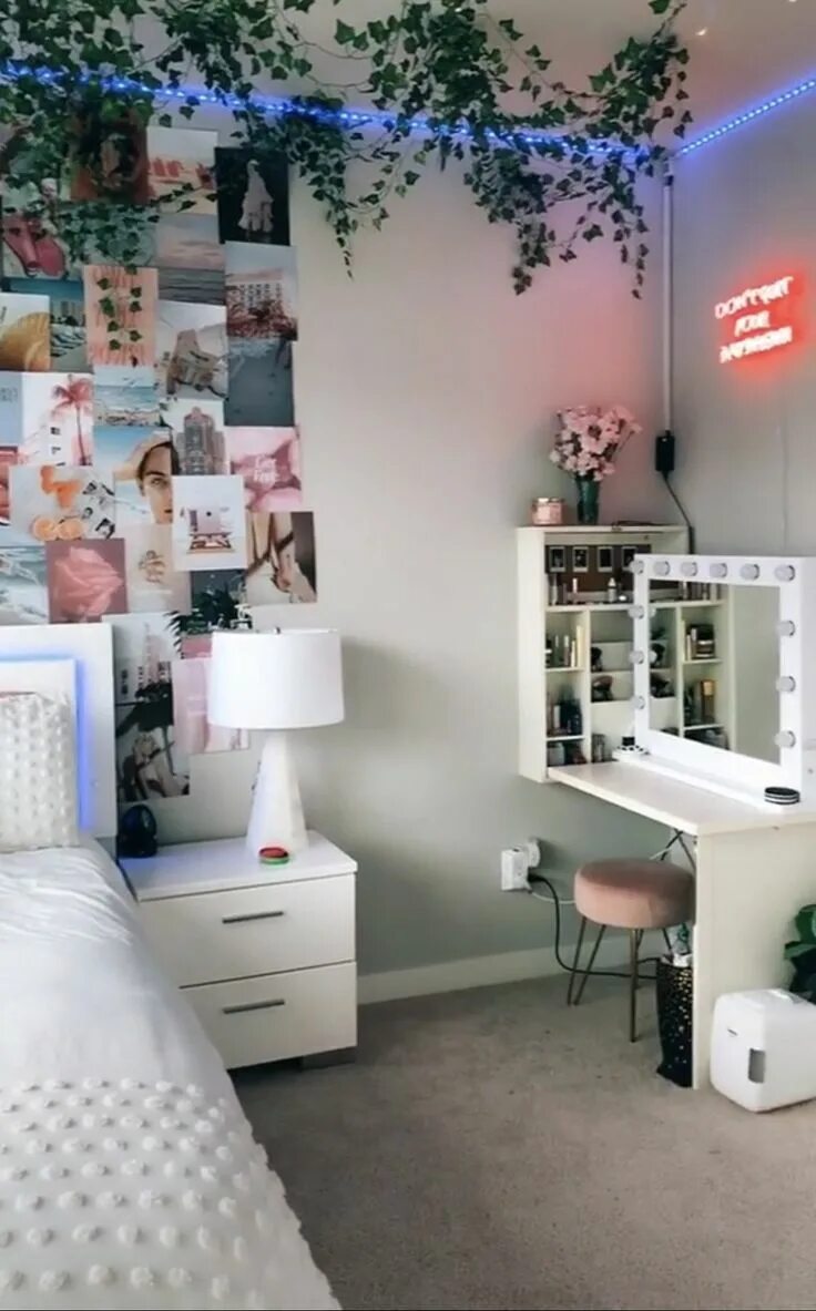 Современная комната для девушки. Комната для игр. 80s room. Рум тур по комнате. Комната в стиле dream core.