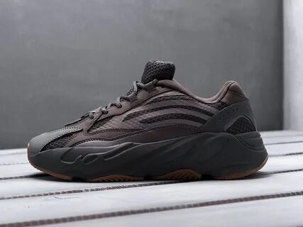 Adidas boost 700