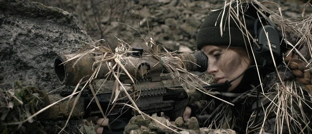 Клип снайпер. Людмила павличенко битва за севастополь. Фильм ликвидация мустафы снайпер. Снайперы фильм 2022. Брэндон беккет снайпер.