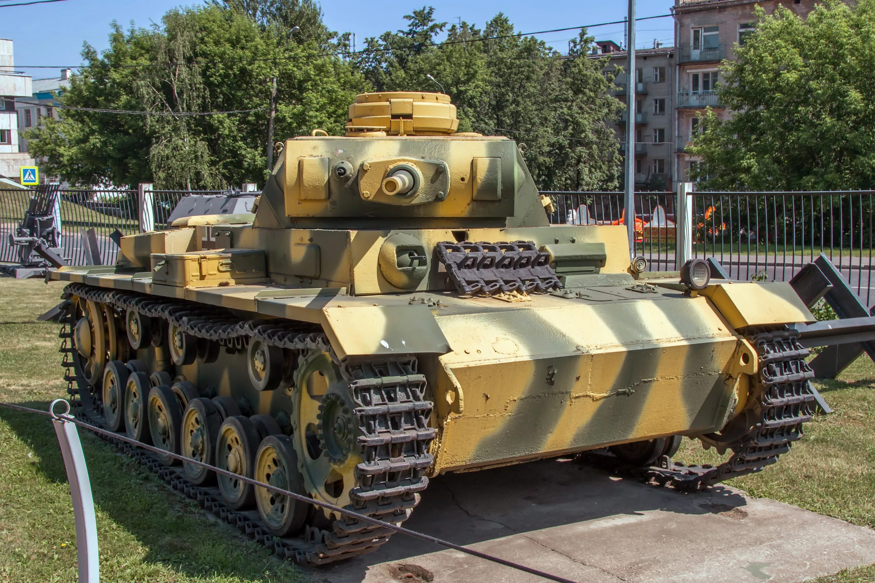 13 танковая дивизия вермахта танки. Панцер 4 танк. Немецкий танк 1942. Панзер 4. Pz iv 1941.