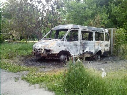 Газель во дворе жилого