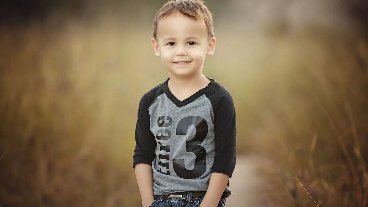 4 years old girl arm. 2 year girl smiling. Three year old. Ребенок 2 года. Baby 3 year.