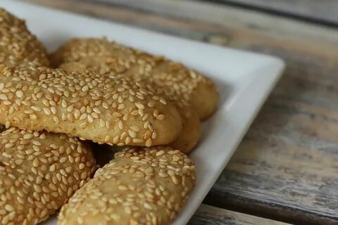 Под кунжутом