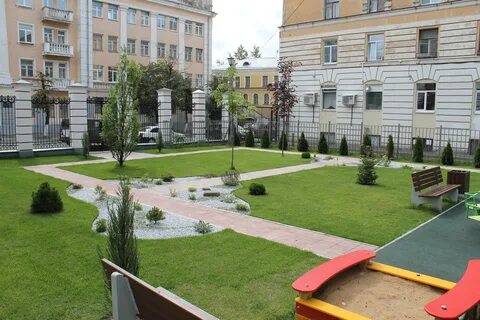 Красивые дворы города