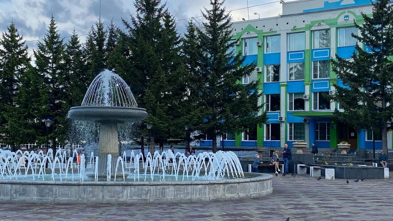 Погода на завтра белогорск амурская. Площадь г Белогорск Амурская область. Парк город Белогорск Амурская. Городской парк город Белогорск Амурская область. Вокзал города Белогорск Амурская обл 2022.