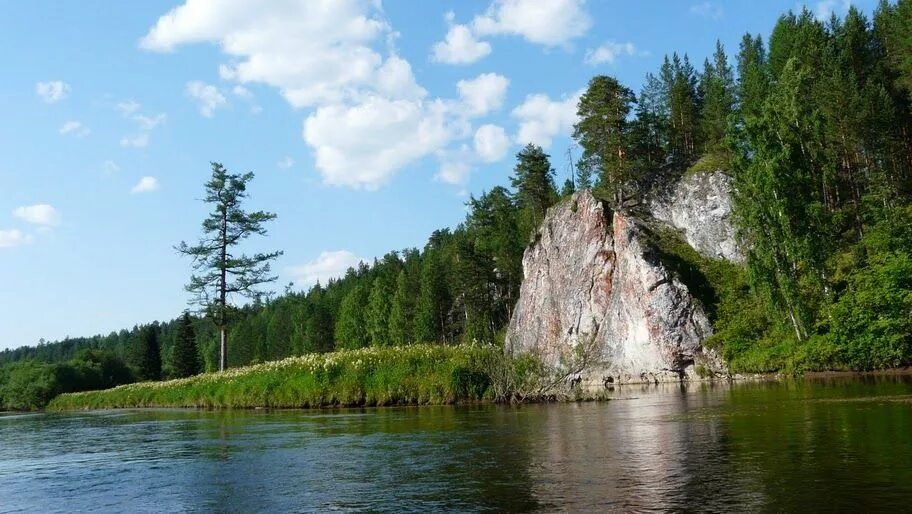 Какие водные объекты находятся в свердловской области. Денежкин камень Свердловская область. Денежкин камень заповедник. Гора Денежкин камень Свердловская область. Заповедник Денежкин камень Свердловской.