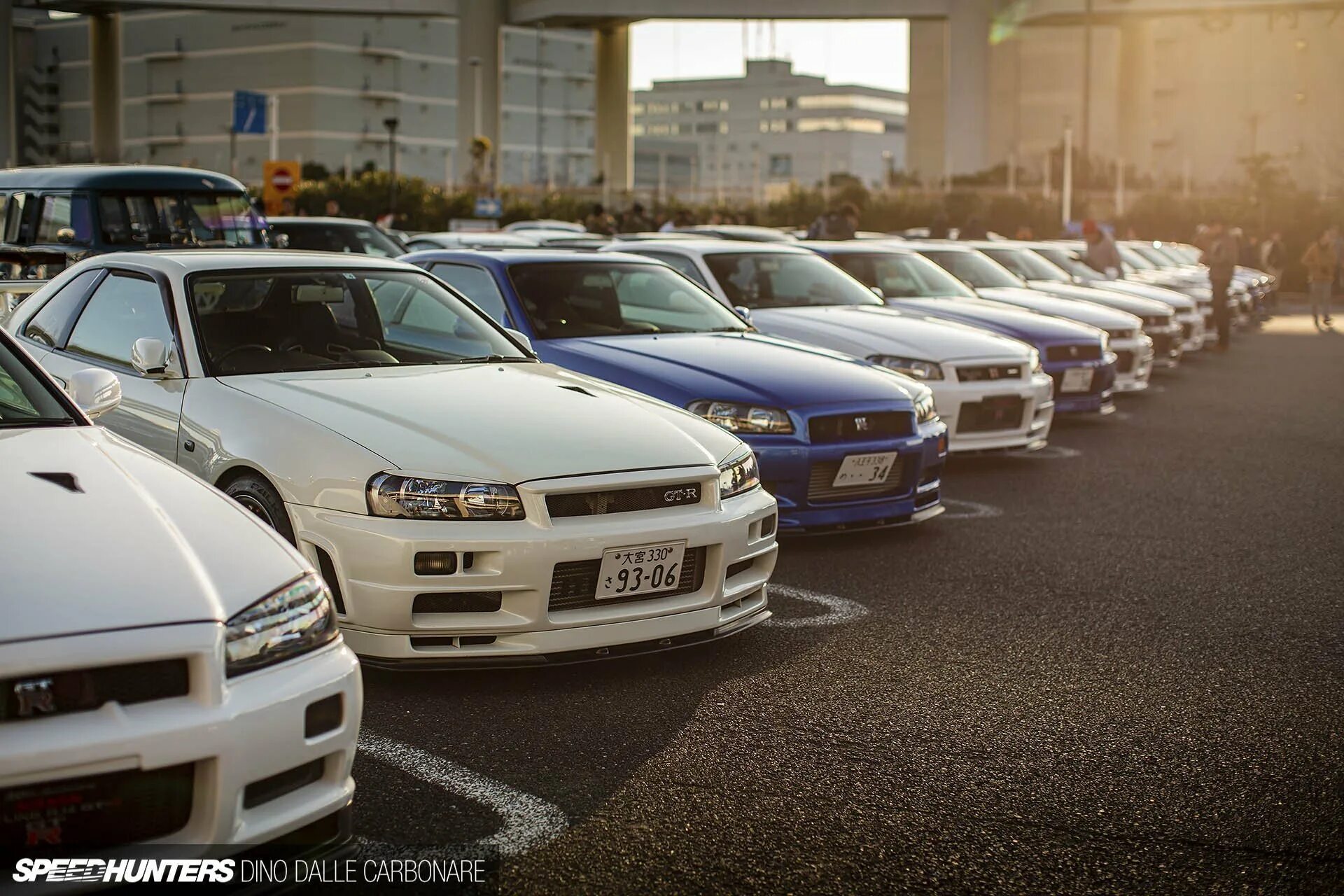 Японские JDM Toyota Chaser. JDM сходка в Японии. Toyota Chaser 90 car parking. JDM сходки 90 Япония.