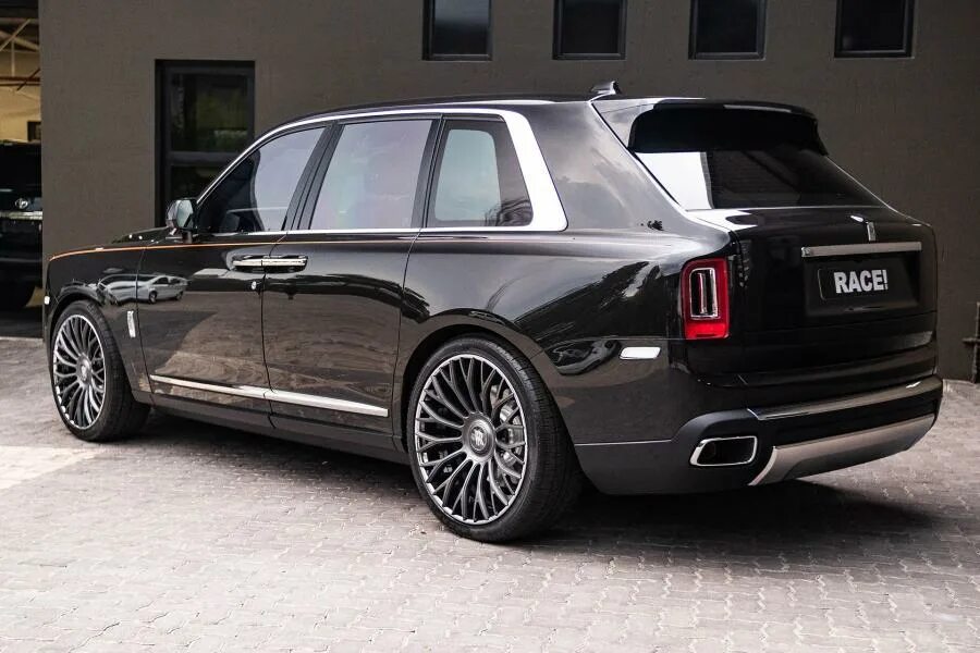 Роллс калина. Rolls Royce Cullinan. Rolls Royce Cullinan RDB. Диски Rolls Royce Cullinan. Rolls Royce Cullinan Tuning.