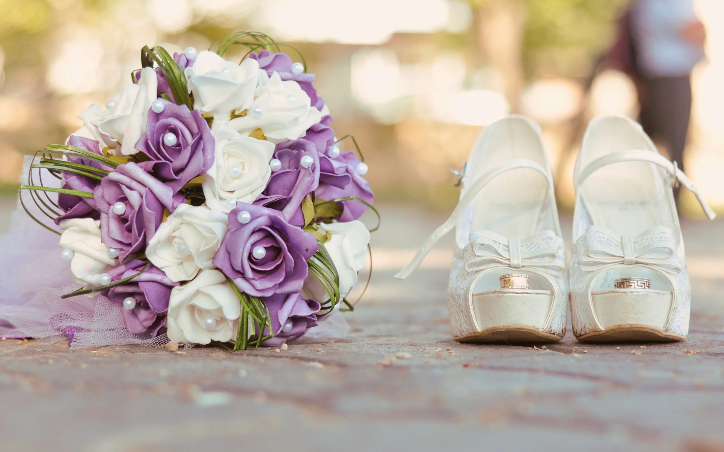 Свадебная тематика. Свадебные картинки. Свадебный букет и кольца. Свадебные туфли.
