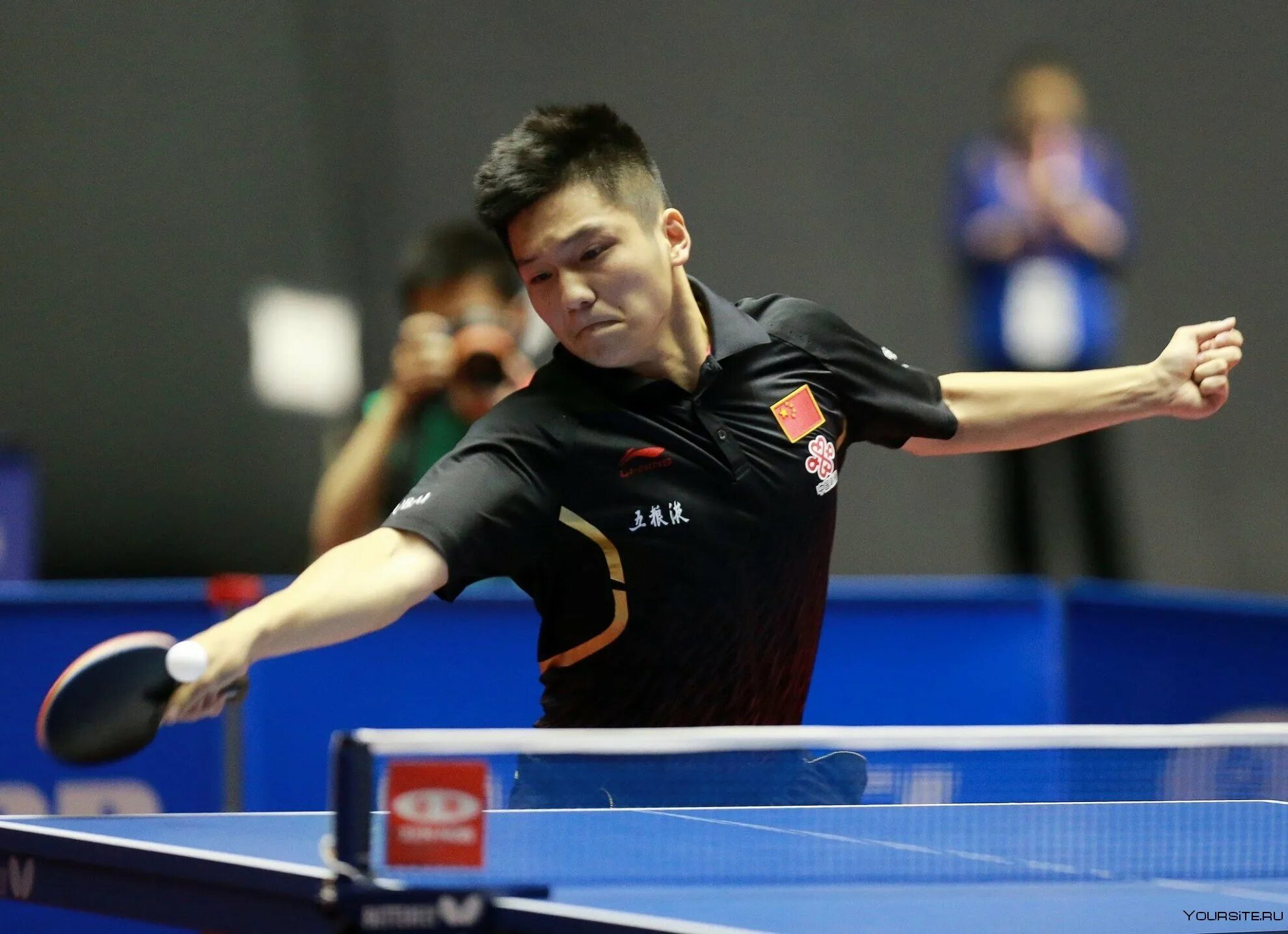 Fan Zhendong. Fan Zhendong Forehand. Китайский теннисист Fan Zhendong. Настольный теннис игрок Фомина.