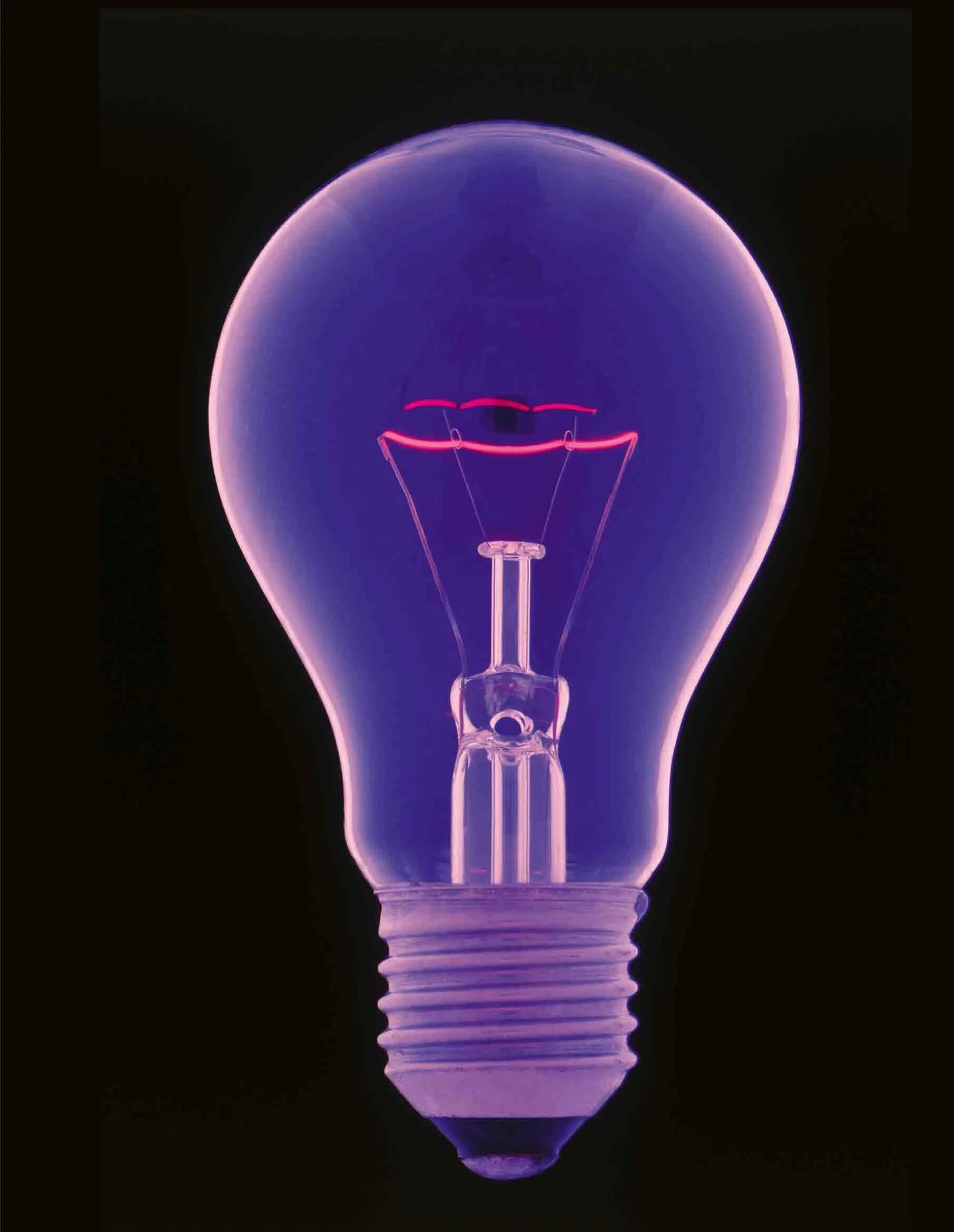 светильники в интерьере. лампа на столе. лампа светильник. настольная лампа. настольная лампа peggy l48531.