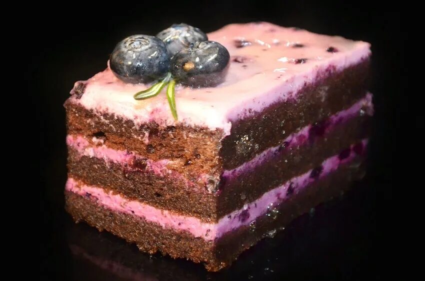 Кондитерская караваево. Медовик пекарня. Сухой торт из магазина восточных сладостей был пряный и сытный захер. У марта мукой на торте. Сухой торт из магазина восточных сладостей был пряный и сытный захер.