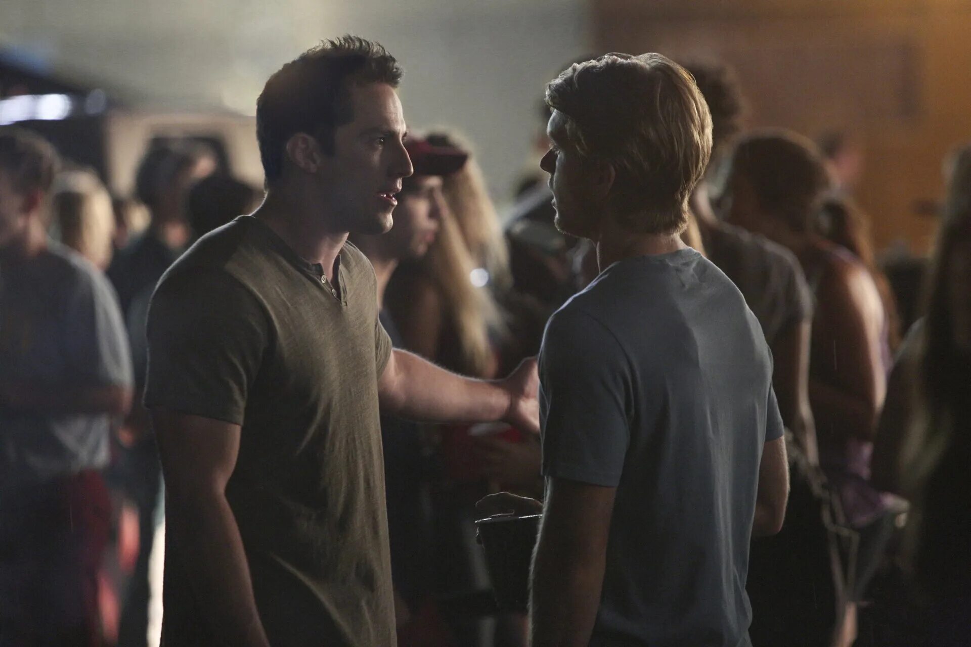 Дневники вампира 6 сезон. Дневники вампира 6 сезон 14 серия. Деймон и елена 6 сезон. Дневники вампира 8 сезон 7 серия. Дневники вампира delena.