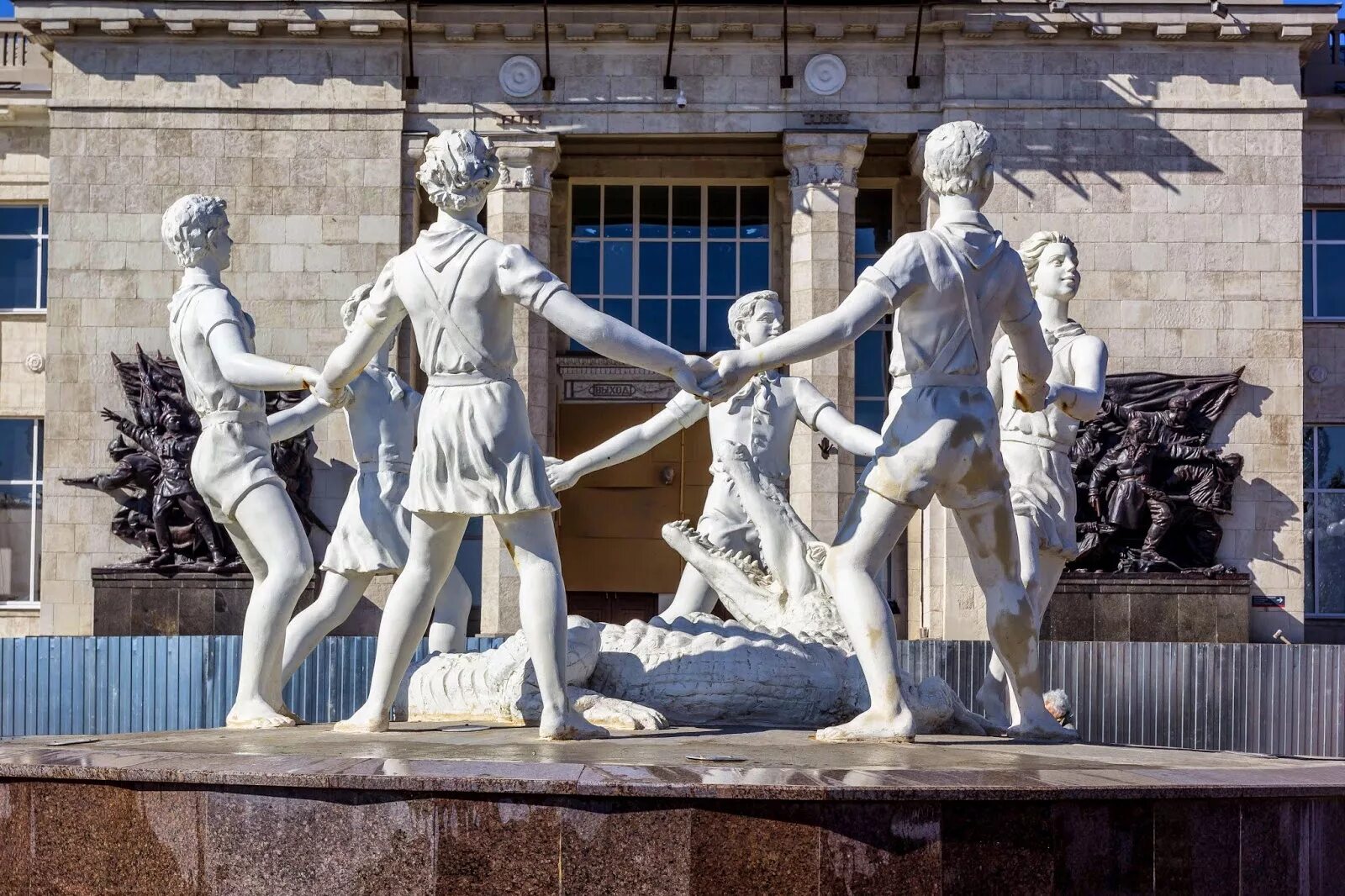 Sculpture de jean de bologne (giambologna) windows. статуя пигмалиона галатея. итальянская скульптура альбом. статуи древней греции ахиллес. итальянский скульптор фабио виале.