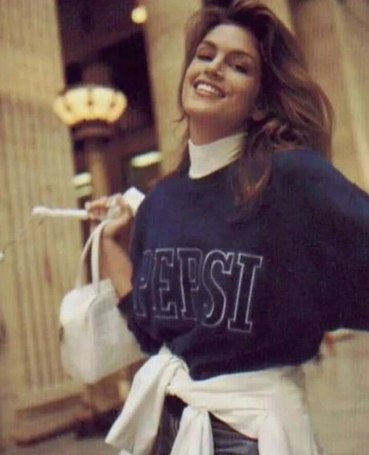 Vogue Paris May 1988"L'Été Star"Cindy Crawford Photographer: Patrick Demarchelie
