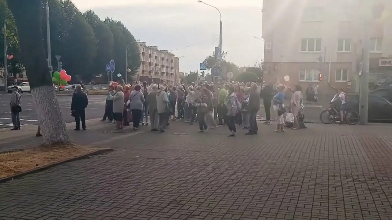 Мужчина с белоруссии ютуб. Зелёный беларус из ютуба. Реальные новости беларуси ютуб. Самый популярный человек в беларуси из ютуба. Реальные новости беларуси ютуб.