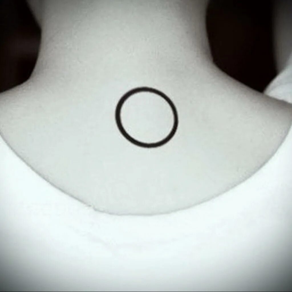 Тату "дзен". Мини тату круг. Тату круг. Уроборос и луна. Тату круг на руке.