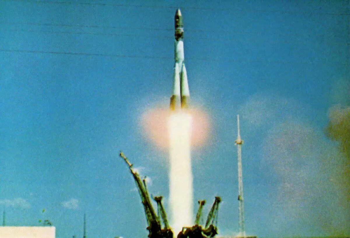 Первый запуск человека в космос ссср. Ракета Юрия Гагарина Восток-1. Байконур Восток 1 1961. Первый космический корабль Гагарина Восток 1. Восток 1 Гагарин 1961.