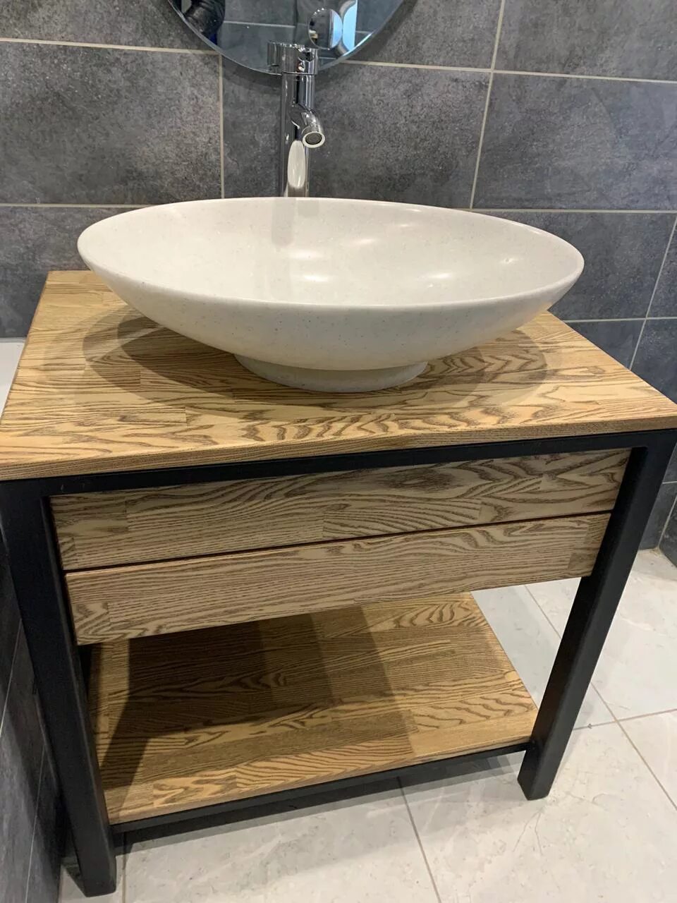 Рукомойник подвесной. Столешница слэб раковина лофт. Раковина лофт в ванную. Умывальник лофт. Консоль лофт 60х30.