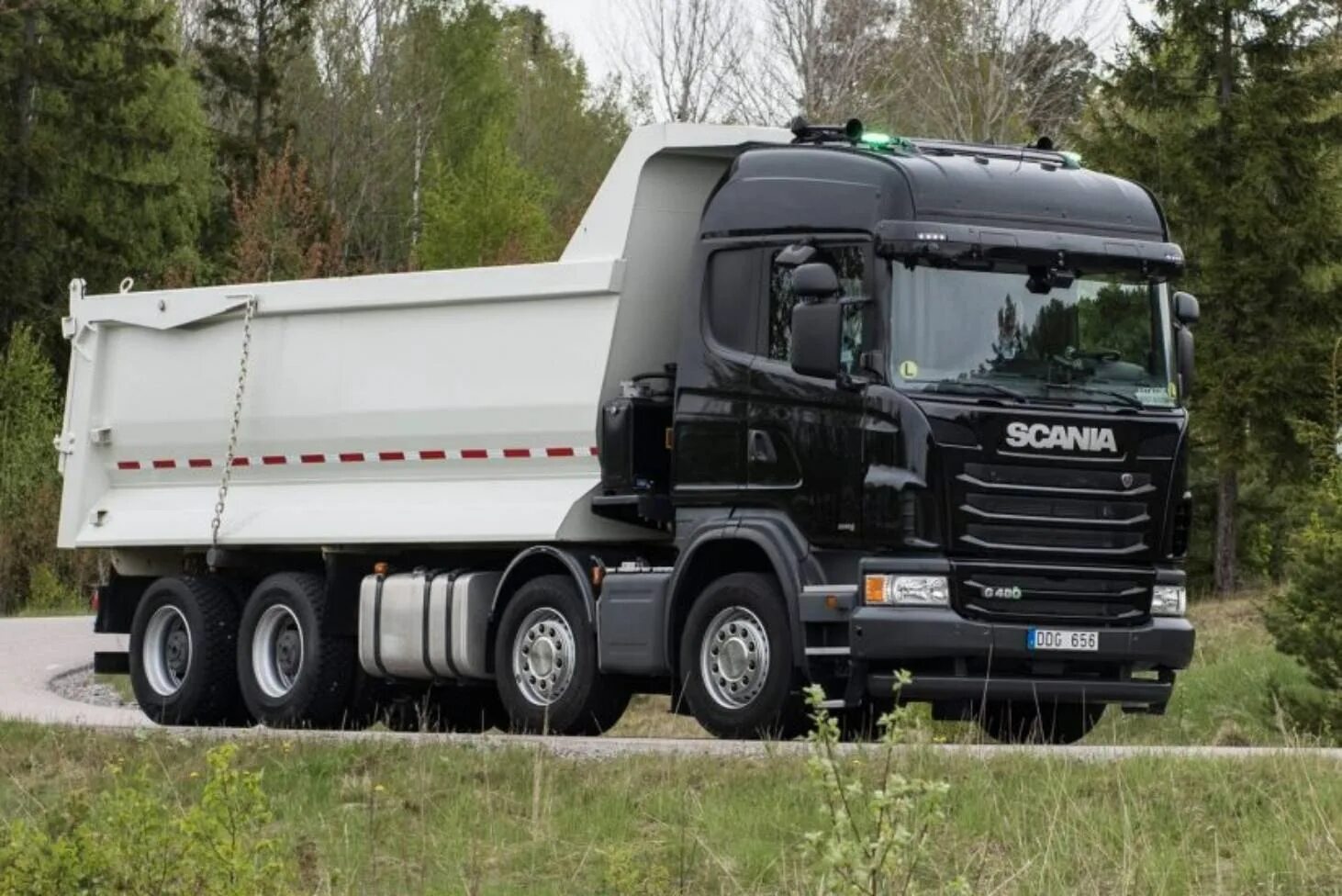 Скания g500. Самосвал Scania g500 8x4. Скания 4 осная самосвал. Скания самосвал 2020.