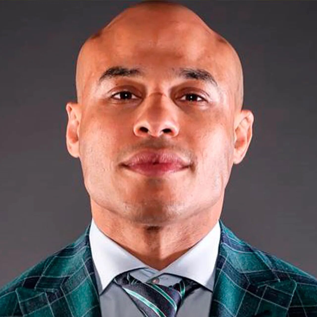 Абдель азиз менеджер хабиба. Али абдель-азиз менеджер. Али абдель-азиз менеджер. Менеджер хабиба али абдель азиз. Абдель азиз дельфин.