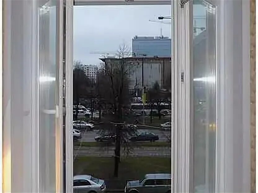 Стеклопакет 2 х камерный поворотно-откидной. Щелевые системы для окон и распашной дверной рамы. Распашные створки окна. Штульп в окнах пвх это. Распашные створки окна.
