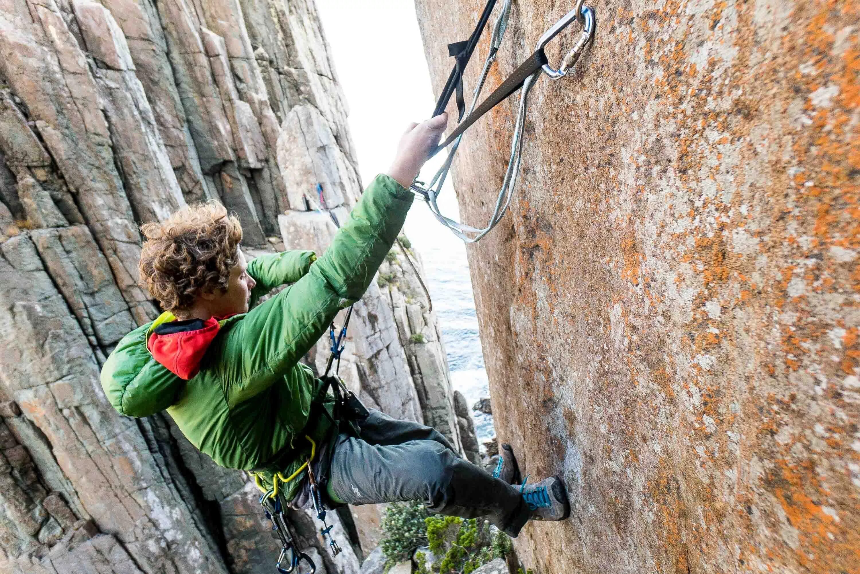 Climb picture. Альпинисты Тасмания. Скалолазание в Тасмании. Известный рок Клайминг. Рассказ о скалолазании.