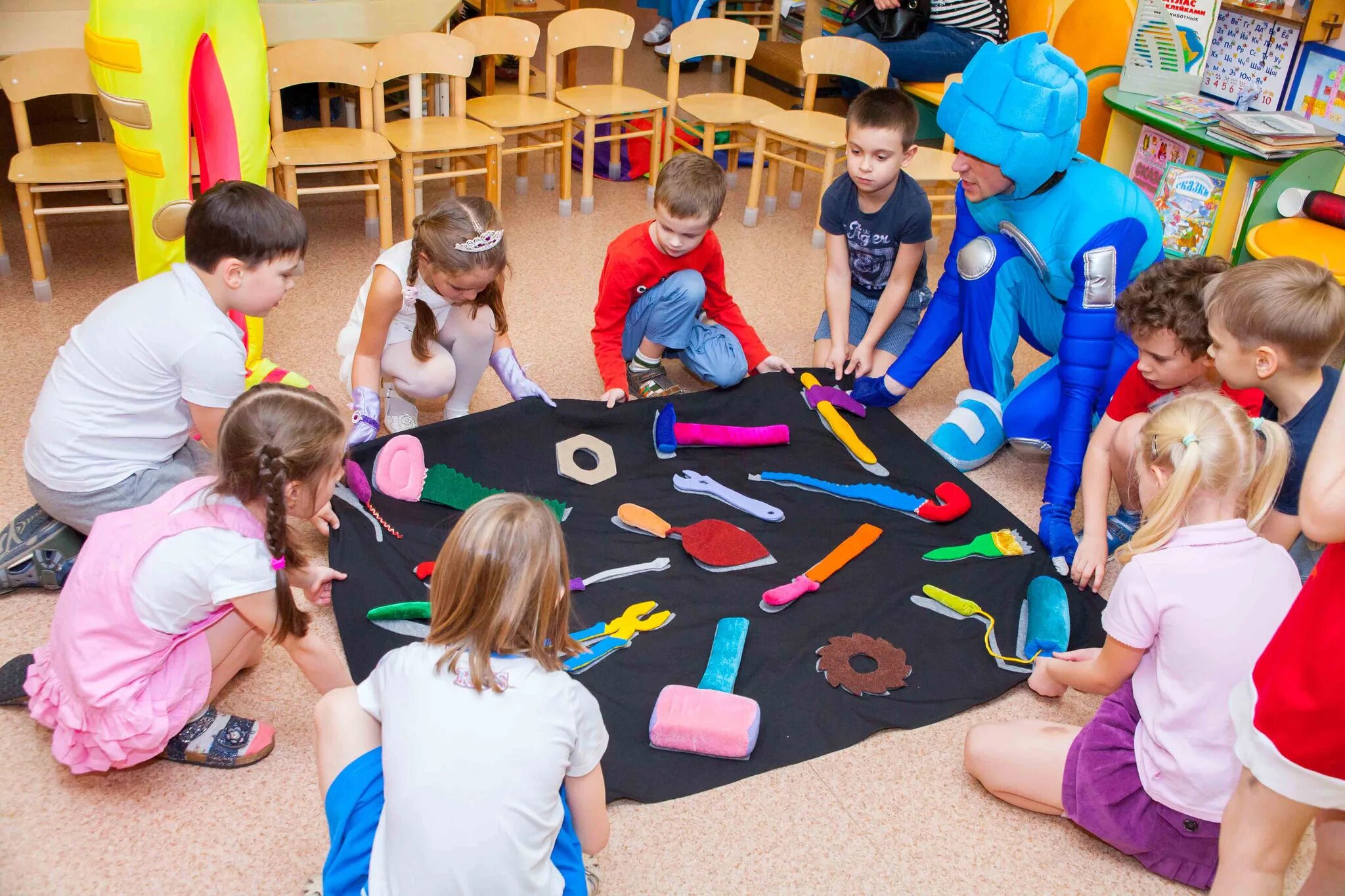 Квест для детей дошкольников. Реквизит аниматора для детских праздников. Дети в кругу. Конкурсно игровая программа для детей. Игровая программа джунгли зовут.