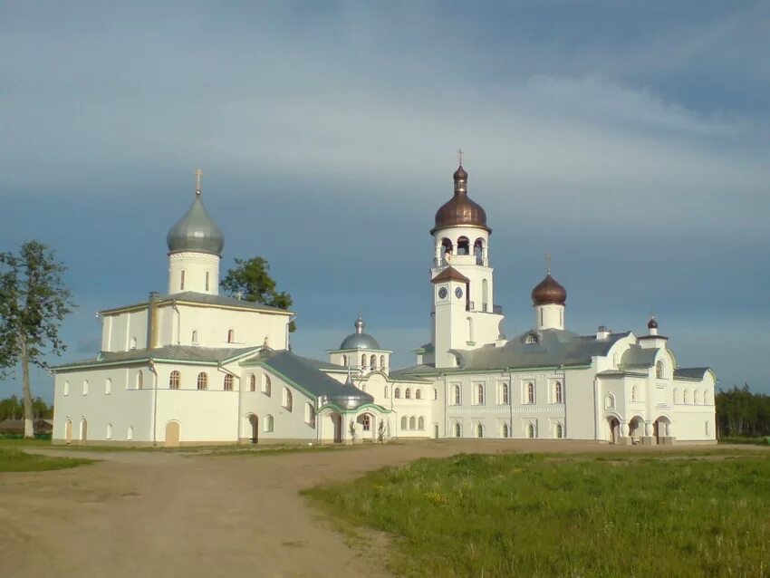 Иоанно-Богословский Крыпецкий монастырь. Крыпецкий монастырь Псков. Савво Крыпецкий монастырь. Иоанно Богословский монастырь Псковская область.