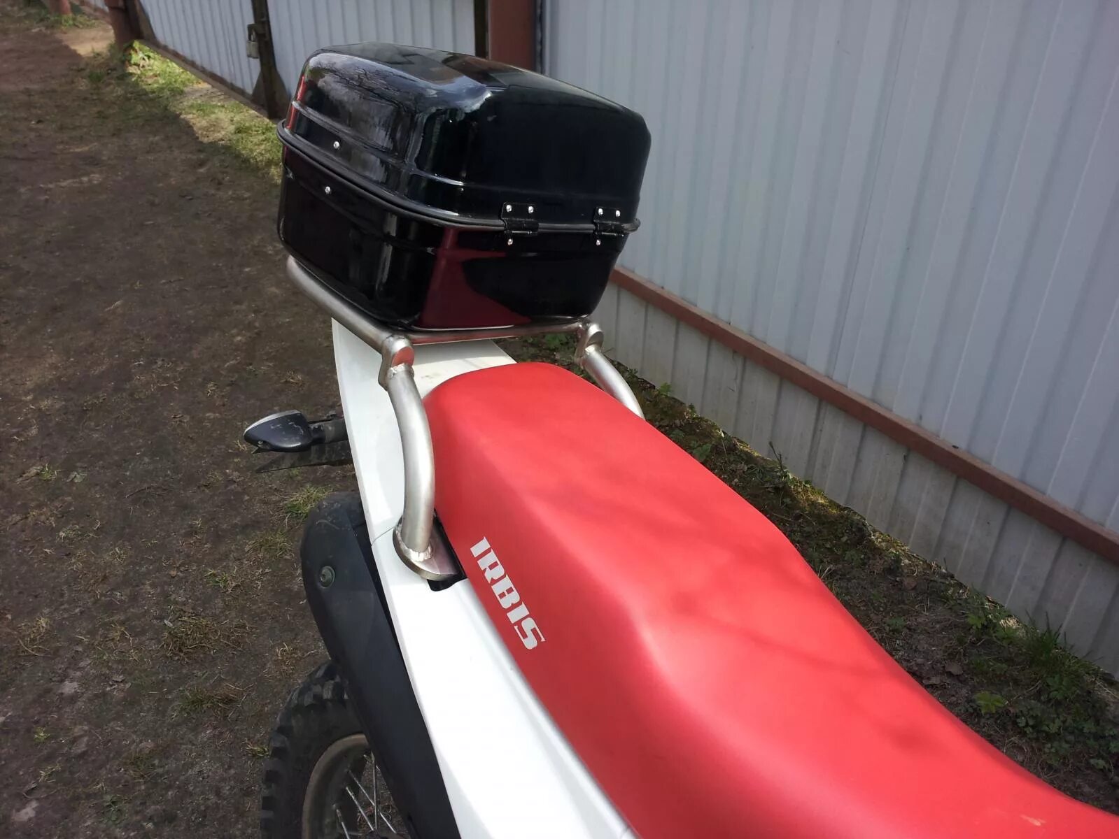 Irbis centrino траверса. Багажник irbis ttr 250. Ирбис багажники. Кофр на ирбис ттр 250 р. Автобокс lux irbis 206.