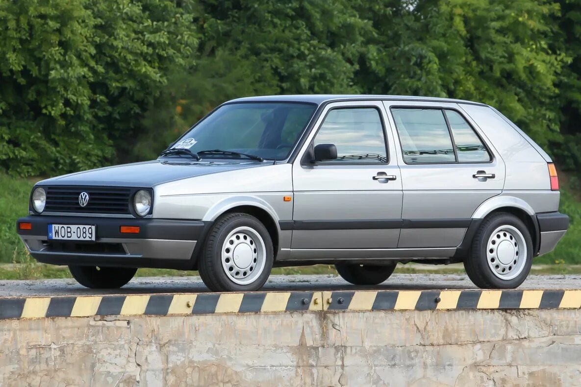 Купить фольксваген гольф 2 дизель. Volkswagen Golf, 1986 1.6 дизель. Фольксваген гольф 2 серебристый. Гольф mk2 серебристо синий. Гольф 2 серебристая Луна.