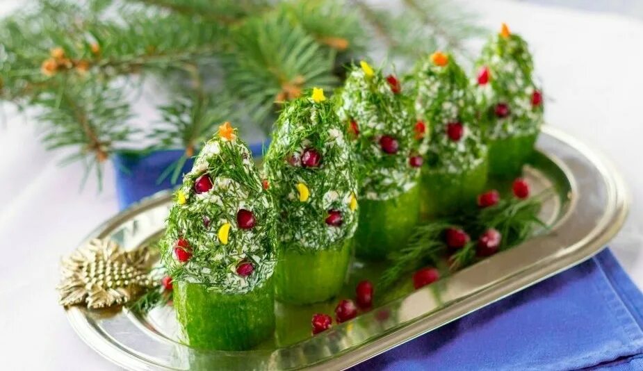 Как сделать елку из огурцов и укропа
