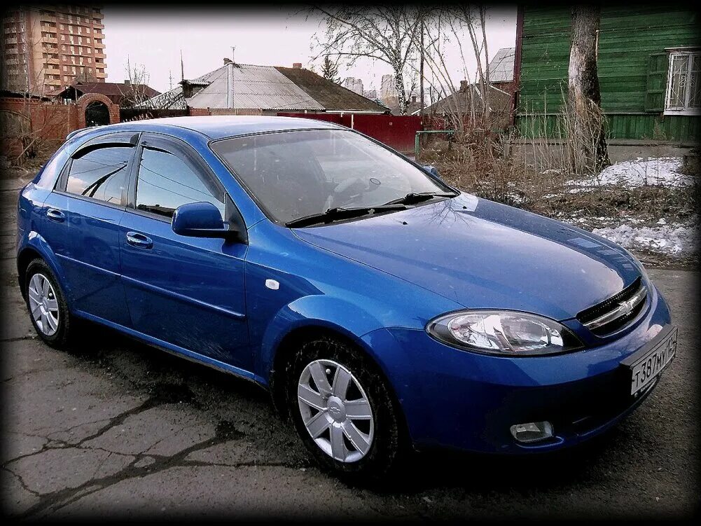 Шевроле лачетти хэтчбек механика. 2011 Chevrolet Lacetti, синий.. Шевроле Лачетти хэтчбек 1.6 синяя. Шевроле Лачетти хэтчбек 2011. Chevrolet Lacetti седан синий 2011.