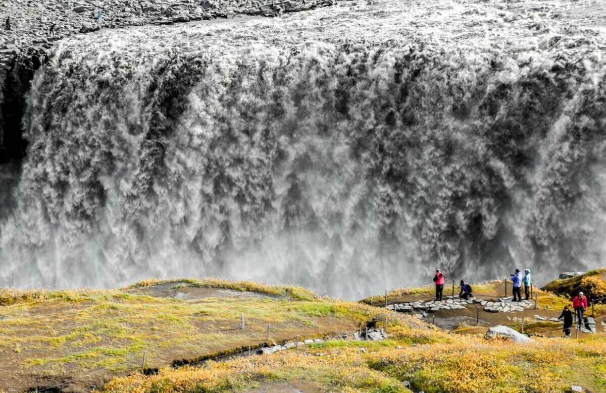 Какой самый мощный водопад. Водопад Dettifoss, Исландия. Исландский водопад Деттифосс. Самый мощный в Европе водопад Деттифосс. Водопад Деттифосс (Dettifoss),.