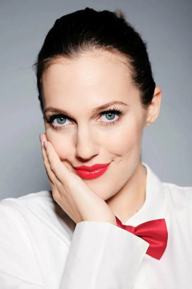 Мерьем узерли языки. Мерьем узерли 2020. Мерьем сахра узерли. Мерьем узерли 2004. Мерьем узерли актриса.