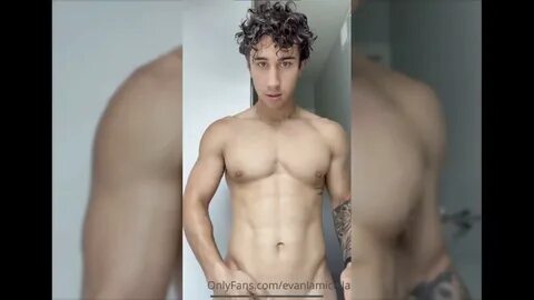 Being a tease with my towel after a shower - Evan Lamicella - Gay for Fans ...
