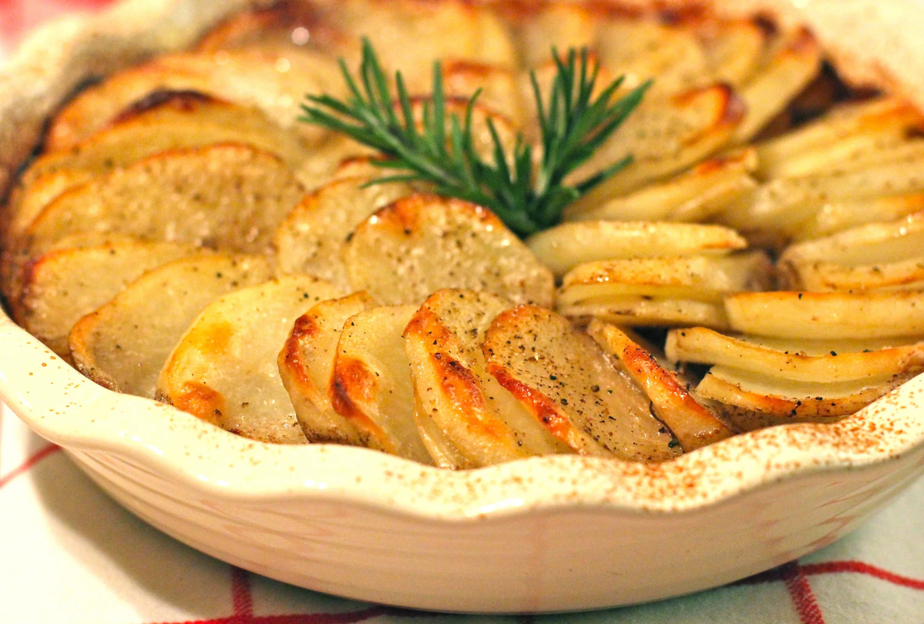 Ланкаширский хотпот. Lancashire Hotpot национальное блюдо. Ланкаширское жаркое (Lancashire Hotpot). Ланкаширский обед в одном блюде. Белорыбица приготовление