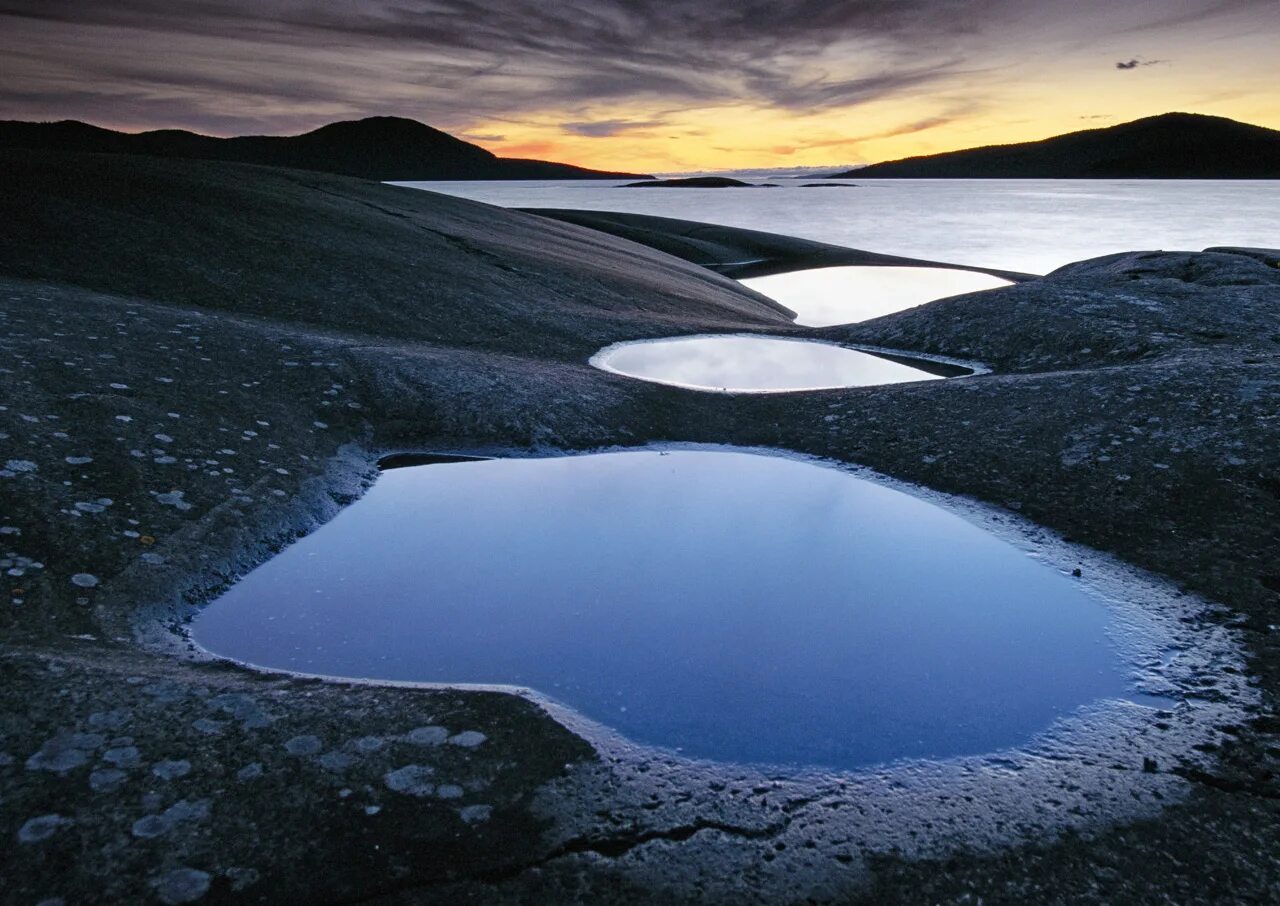 The world deepest lake is lake. Грейт Лейкс в США. Великие озера (бассейн Атлантического океана). Верхнее (Lake Superior) — озеро. Лагунные озера Северной Америки.