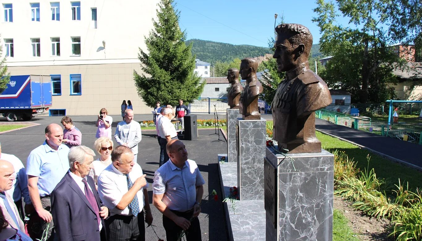 сквер баляева таштагол. таштагол новости. горнолыжная школа таштагол. ключевой таштагольский район. новости таштагола.