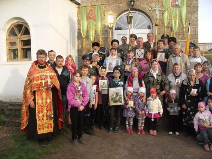 Грачёвка Грачёвский район Оренбургская область. Старояшкино Грачевский район Оренбургская область. Церковь в Александровке Грачевский район.