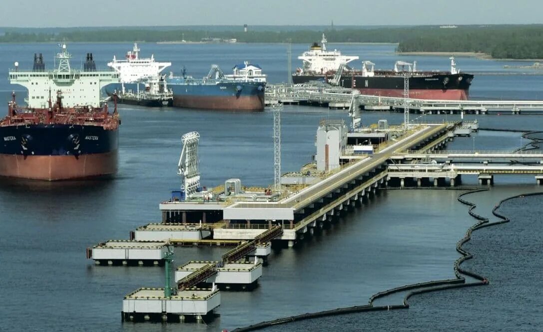 Порт приморск на каком субъекте. Нефтеналивной терминал приморск. порт приморский ленинградская область. морской торговый порт &quot;приморск&quot;. нефтеналивной порт приморск.
