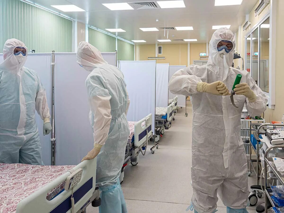 Коронавирус заражение. Врач эпидемиолог. Коронавирус врачи. Гусев денис александрович больница боткина. Ученые медики.