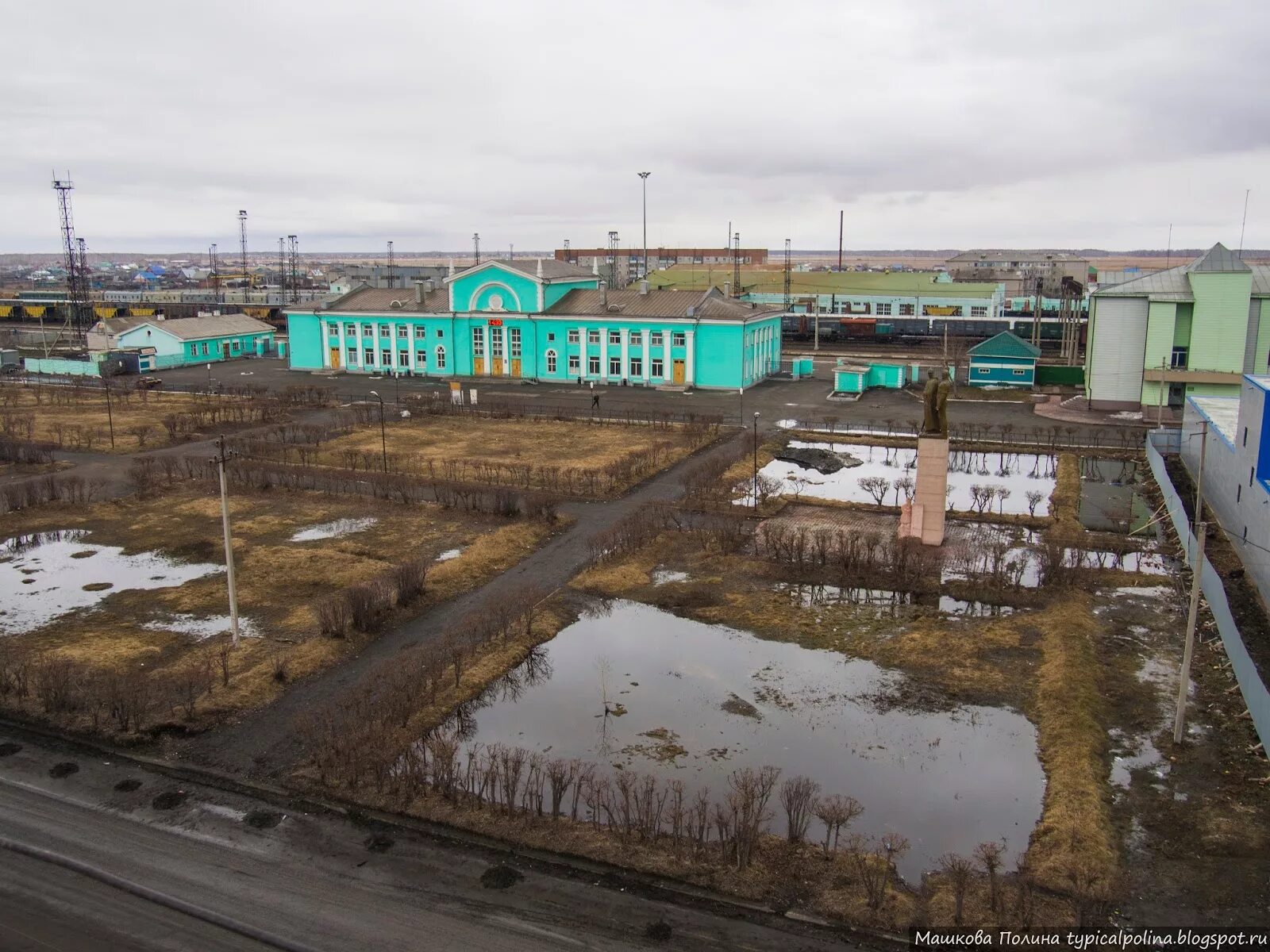 Работа в татарске новосибирской. Татарск Новосибирская область. Новый вокзал Татарск Новосибирская область. Татарка город Новосибирская область. ЖД вокзал в Татарске Новосибирской области.