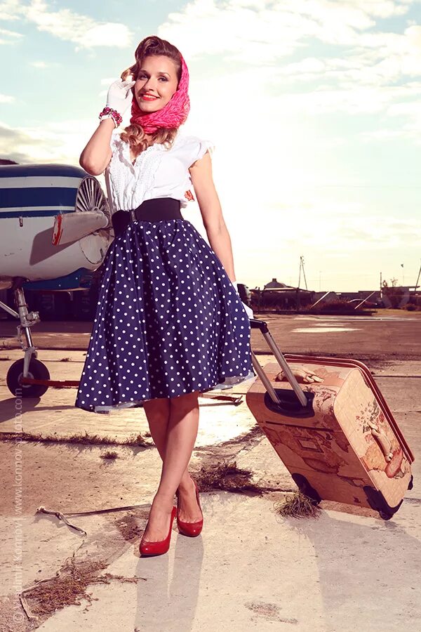 Ретро в одежде девушки. Образ в стиле пин ап в одежде. Ида ван мюнстер 50 е. Pin up стиль одежды. Ида ван мюнстер ретро стиль.