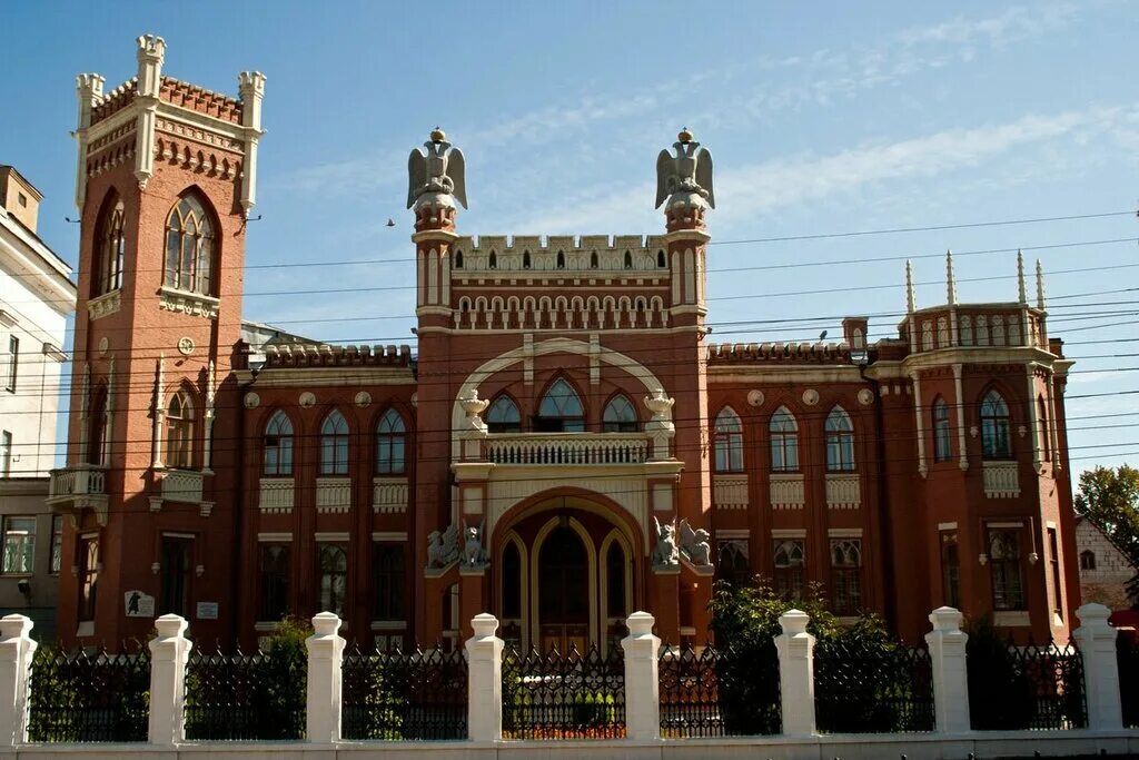 особняк булычева в кирове. особняк булычева киров. ф. красный химик 1 корпус 1 киров. особняк купца т.