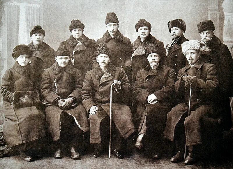 Уездный чиновник. Волостной старшина земства. Свистунов ревизор. Волостной старшина земства. Ревизор имя чиновника сфера городской жизни.
