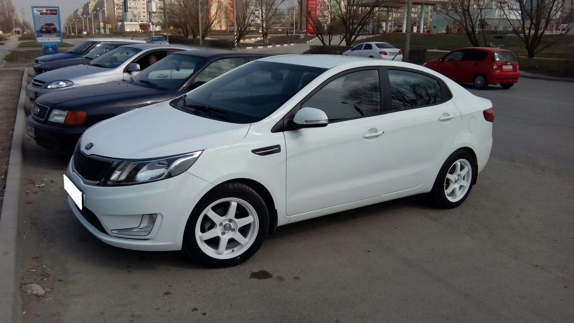 Рио 3 r16. Slik Kia Rio 3. Kia Rio 3 диски r16. Kia Rio 3 r15. White Kia Rio r16.